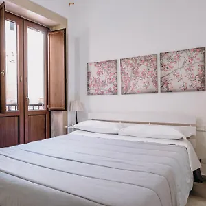 siracusa-casa-tiche-selene.sicilyhotelsitaly.net/